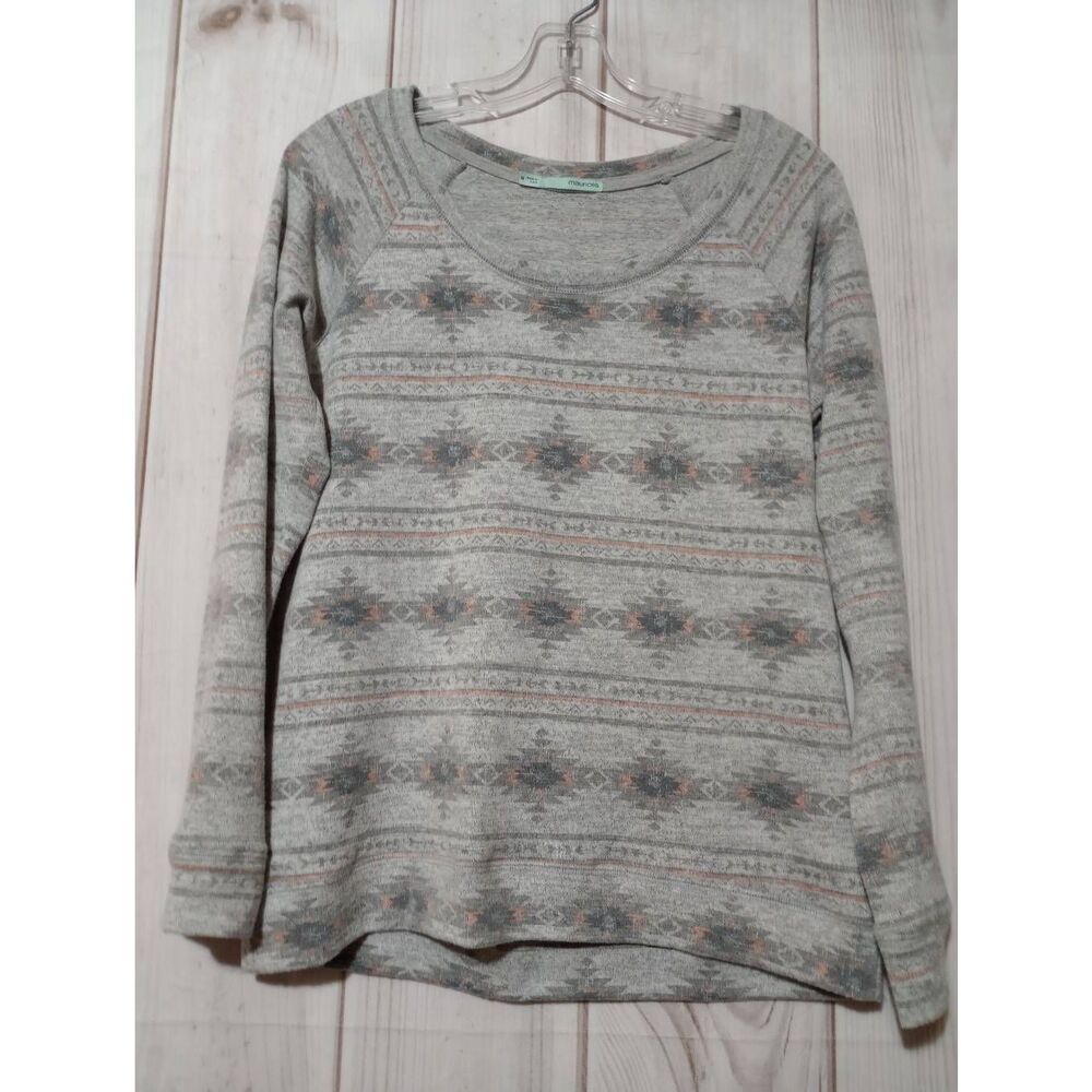 Maurices‎ Shirt Ladies Medium Gray Long sleeve Soft